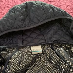 Columbia hooded navy jacket